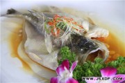 清蒸鲈鱼怎么做的视频(清蒸鲈鱼怎么做的视频窍门)