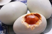 咸鸭蛋的腌制方法视频(咸鸭蛋的腌制方法视频四川)