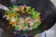 炒虾仁做法视频(虾仁怎样炒好吃视频教程)