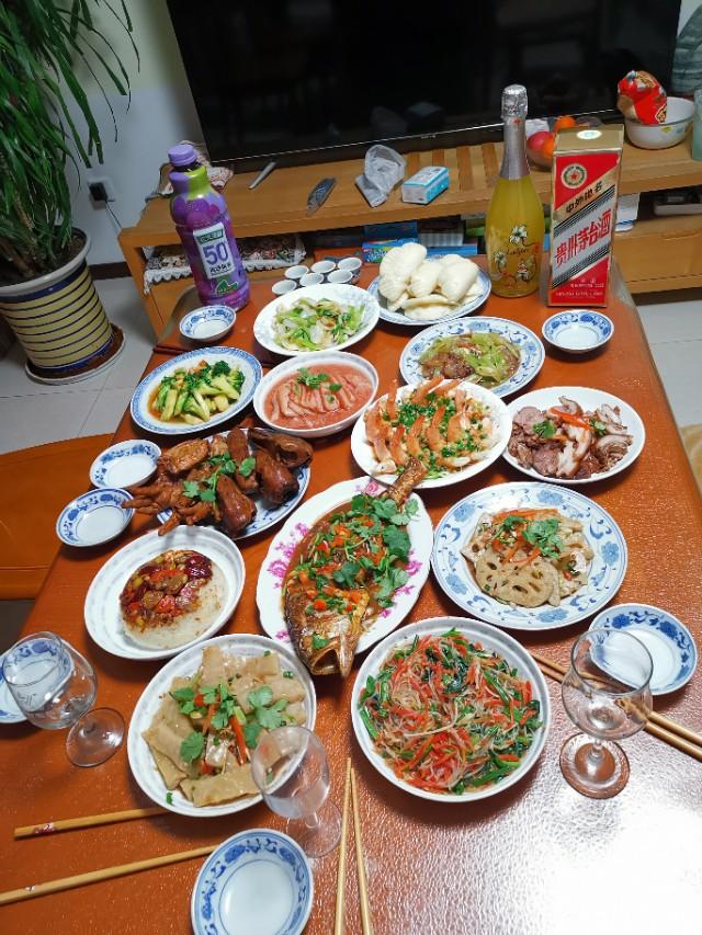 美食类如何加黄v？为什么回答差不多有10个问题，都没过？