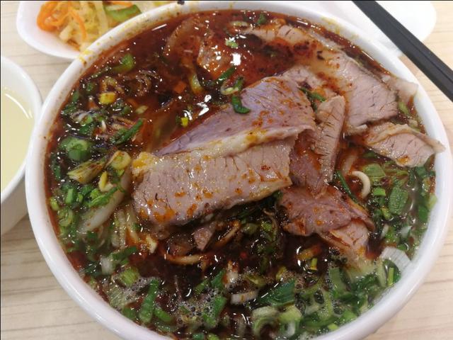 美食类如何加黄v？为什么回答差不多有10个问题，都没过？