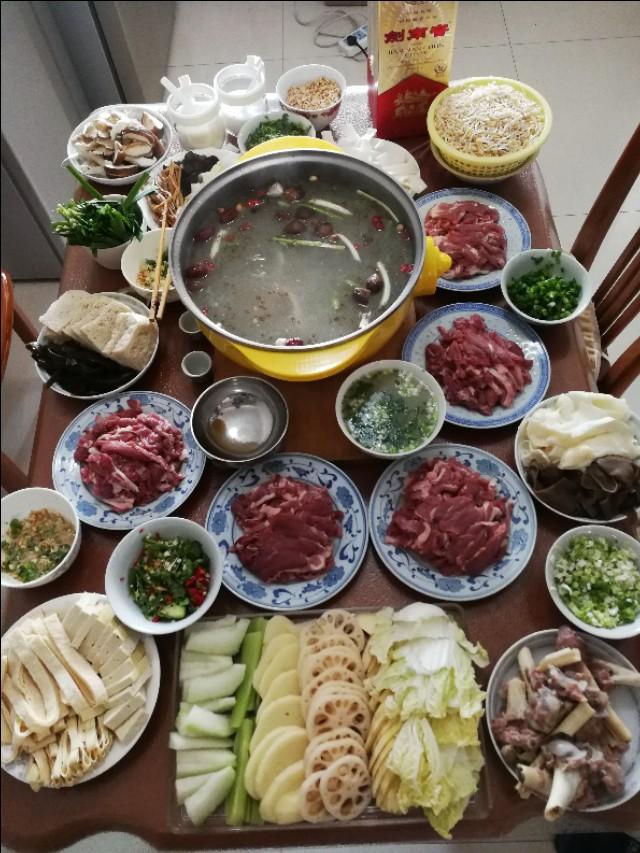 美食类如何加黄v？为什么回答差不多有10个问题，都没过？