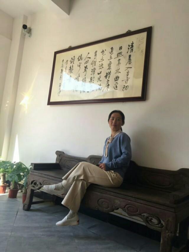 你在今日头条用了多长时间才被系统加的黄v？