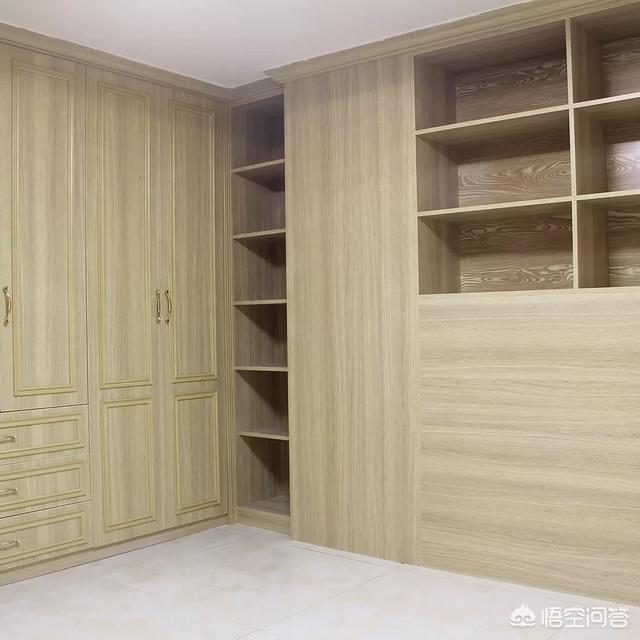 选择全屋定制家具，是选择在网店直接下单还是去实体店购买？