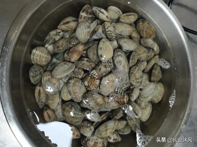 最近兴起了，许多网上卖菜，头天下单第二天到货，实体店怎么干？