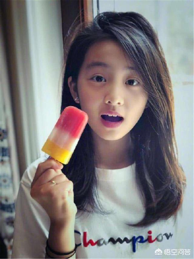 如何看待黄磊13岁女儿黄多多，染了一头紫发？