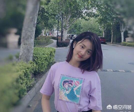 如何看待黄磊13岁女儿黄多多，染了一头紫发？