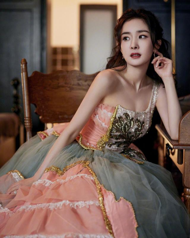 杨幂最新拍的维密写真养眼吗？