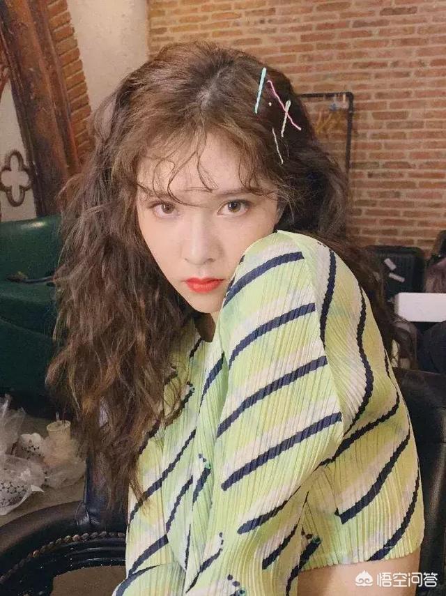韩国小姐姐的女人味都很足，都是如何搭配的？
