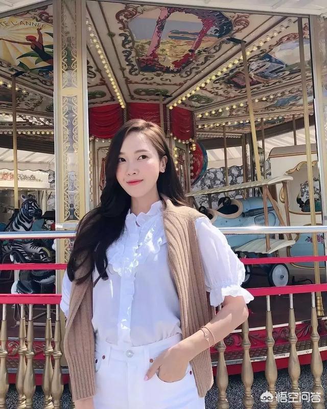 韩国小姐姐的女人味都很足，都是如何搭配的？