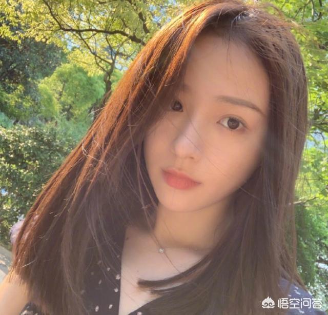 周二珂微博发文表示找回密码，疑似将要回归斗鱼进行直播，怎样看待她这一行为？
