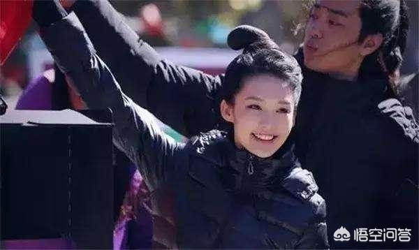 都说肖战和李沁的恋情绯闻是假的，那为什么两人的微博有那么多巧合？