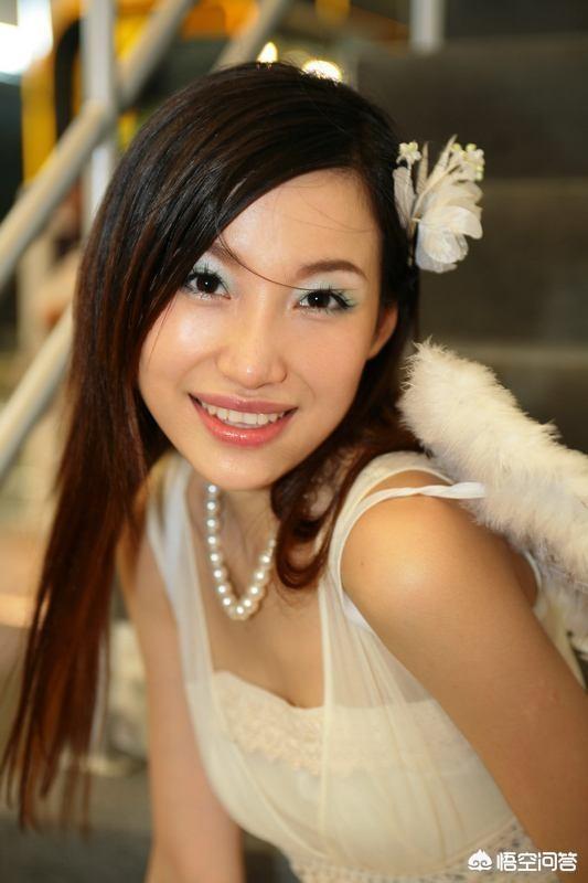 知名情感博主ayawawa是如何走红的？