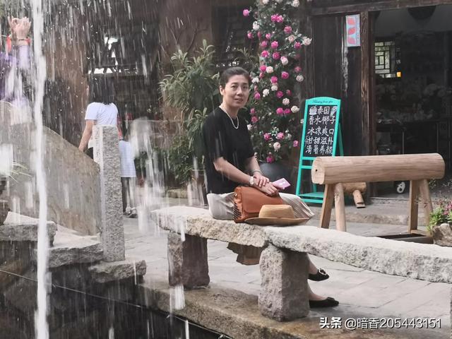 一个女人自律到50岁是怎样的状态？