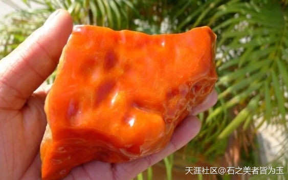 翡翠天然红、天然烧红、人工烧红的区别(转载)