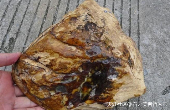 翡翠天然红、天然烧红、人工烧红的区别(转载)
