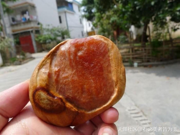 翡翠天然红、天然烧红、人工烧红的区别(转载)