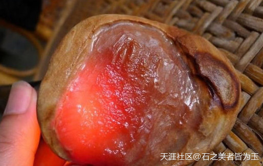 翡翠天然红、天然烧红、人工烧红的区别(转载)