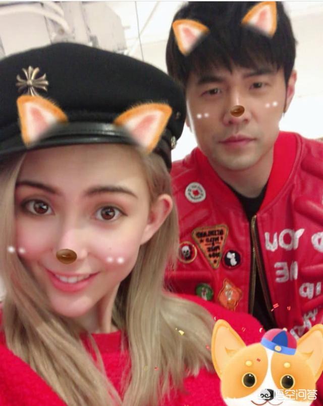 如何看待周杰伦发一条ins就上微博热搜，但是自己却不开微博的行为呢？