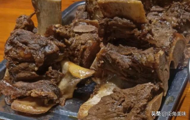 为什么我们平时买大骨要十几元一斤，现在很多自助酱大骨才29一位随便吃？