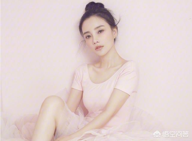 为什么许多明星的微博小号都被扒了出来，粉丝怎么扒的？