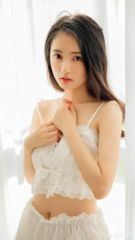 对于一直关注女朋友的男性该怎么办？