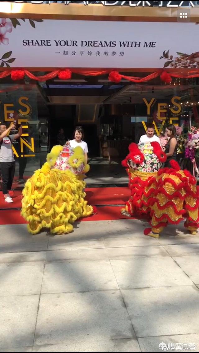 微博上那个“向奔驰女车主讨债的人”说的是实话吗？