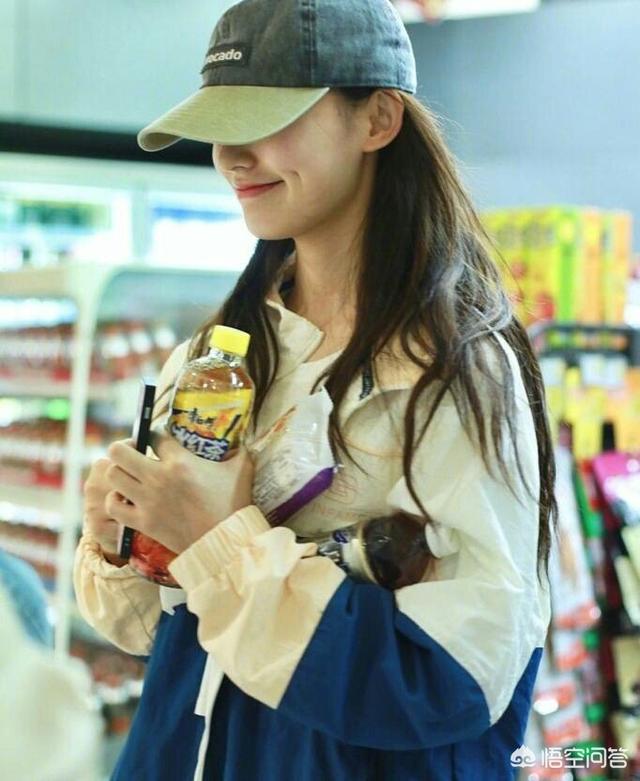 如何看待星女郎林允在微博开的小号？