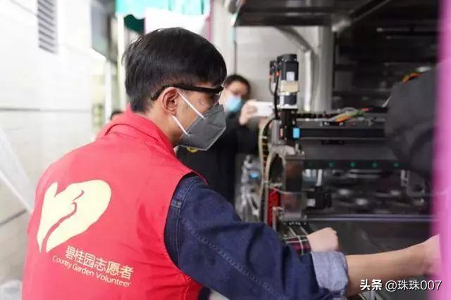 碧桂园餐厅机器人24小时免费为武汉医护人员提供热饭，你怎么看？