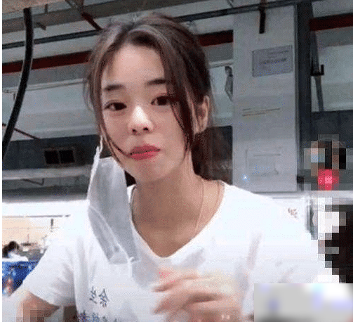 抖音一个戴口罩跳舞的女生(抖音有个戴口罩跳舞的叫什么)