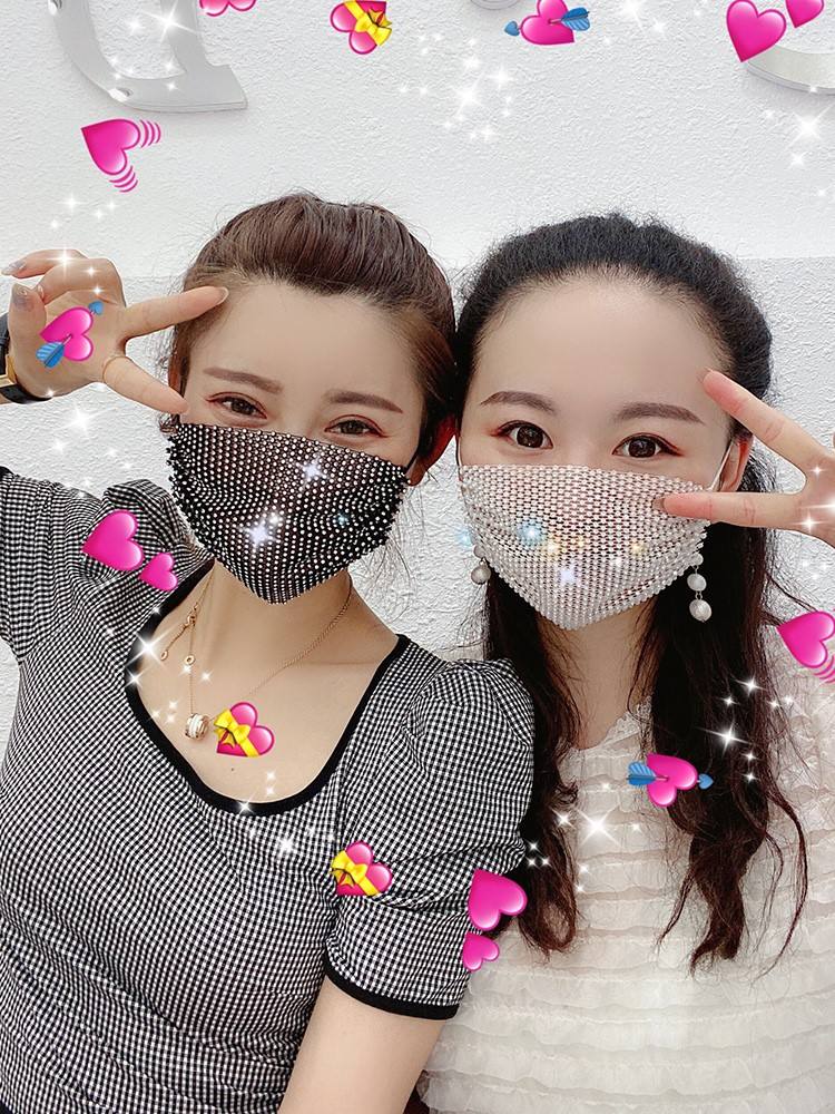 抖音口罩跳舞女孩(抖音口罩跳舞女孩配乐秒针)