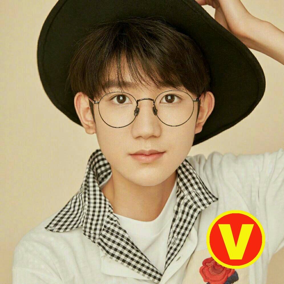 微博红v和黄v的区别图片(微博里的红v和黄v有什么区别)