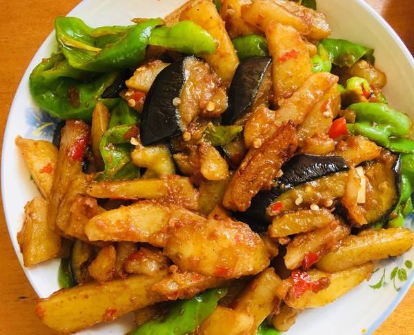 地三鲜怎么做的视频(地三鲜的做法 最正宗的做法视频)