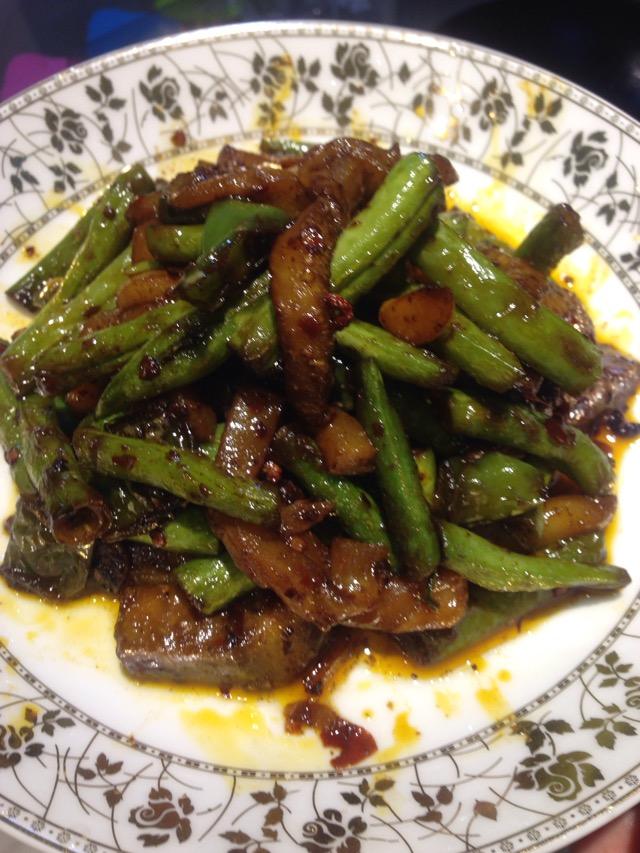 豆角烧茄子的做法视频(豆角烧茄子的做法视频大厨)