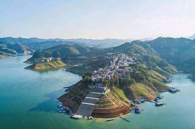 格凸河宣传视频(格凸河风景名胜区)