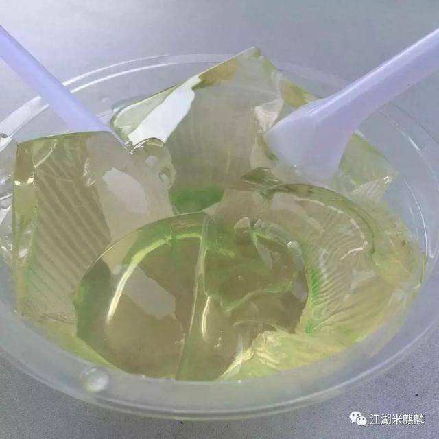 木莲豆腐怎么做视频(木莲粉怎么做木莲豆腐)