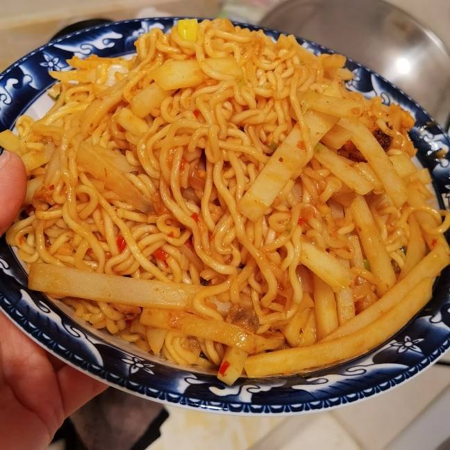 干炒方便面的做法视频(干炒方便面的做法视频窍门)