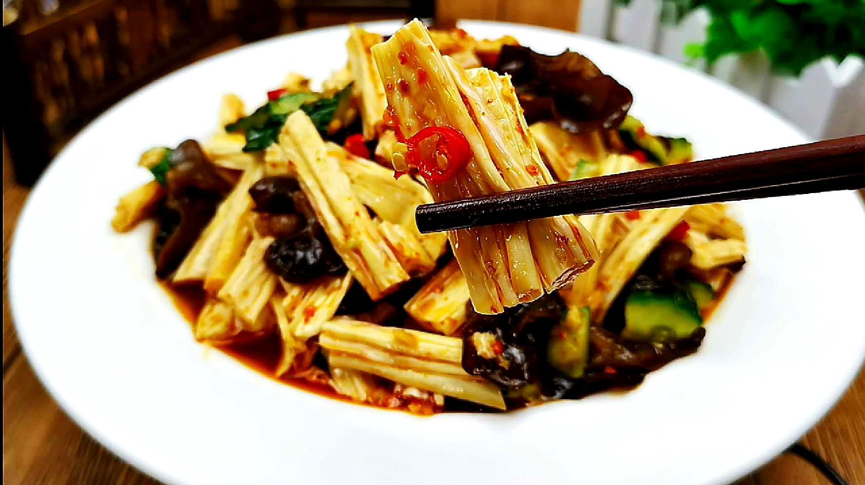 腐竹做法视频(自制腐竹的做法视频窍门)