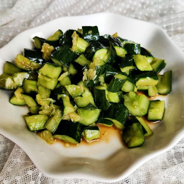凉拌黄瓜的正确做法视频(凉拌黄瓜做法最正宗的做法)