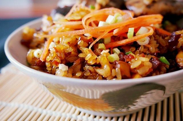 生炒糯米饭的正宗做法视频(生炒糯米饭的正宗做法视频大全)