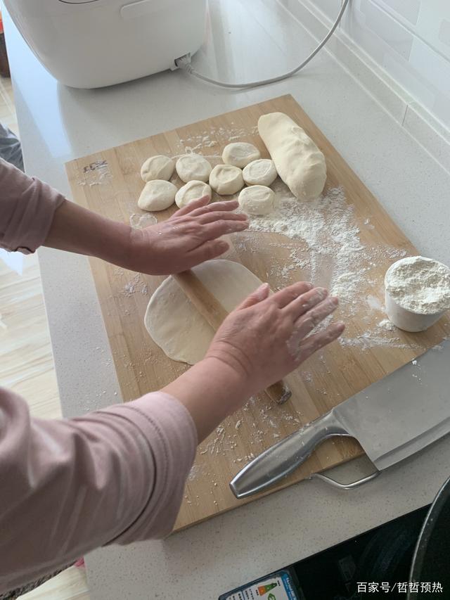 东北饺子皮的做法视频(东北手工饺子皮的做法视频)