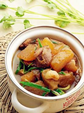 羊肉炖萝卜的做法视频(羊肉炖萝卜的做法视频教程窍门)