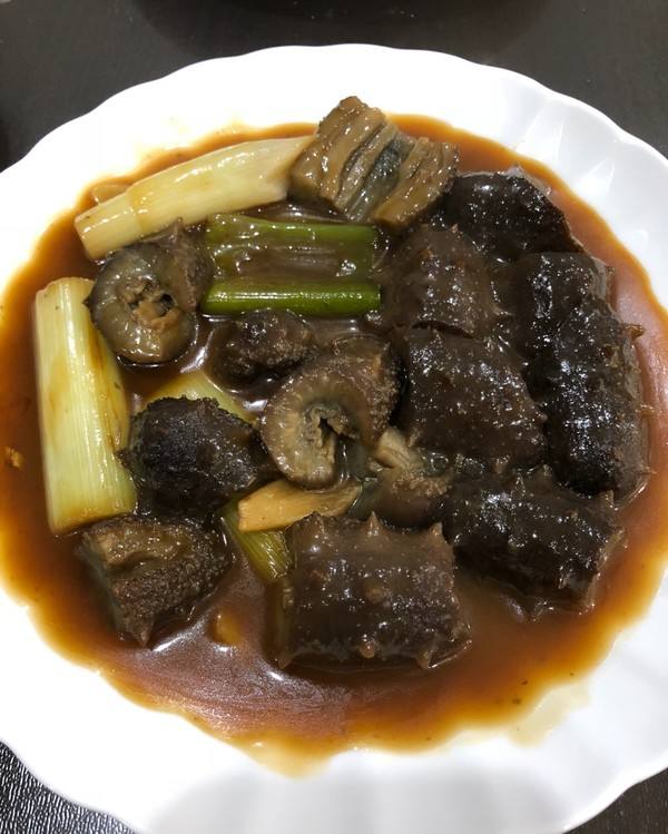 葱爆海参视频做法视频(葱爆海参的家常做法视频直播)