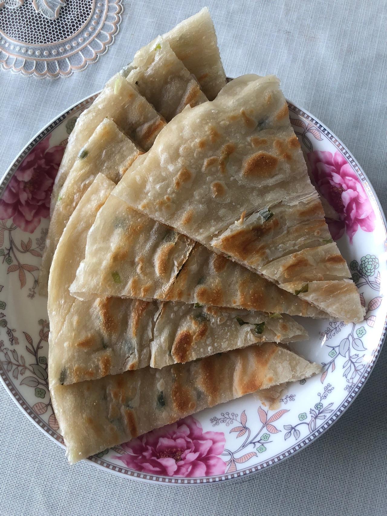 东北油饼的做法视频(东北油饼制作方法视频)