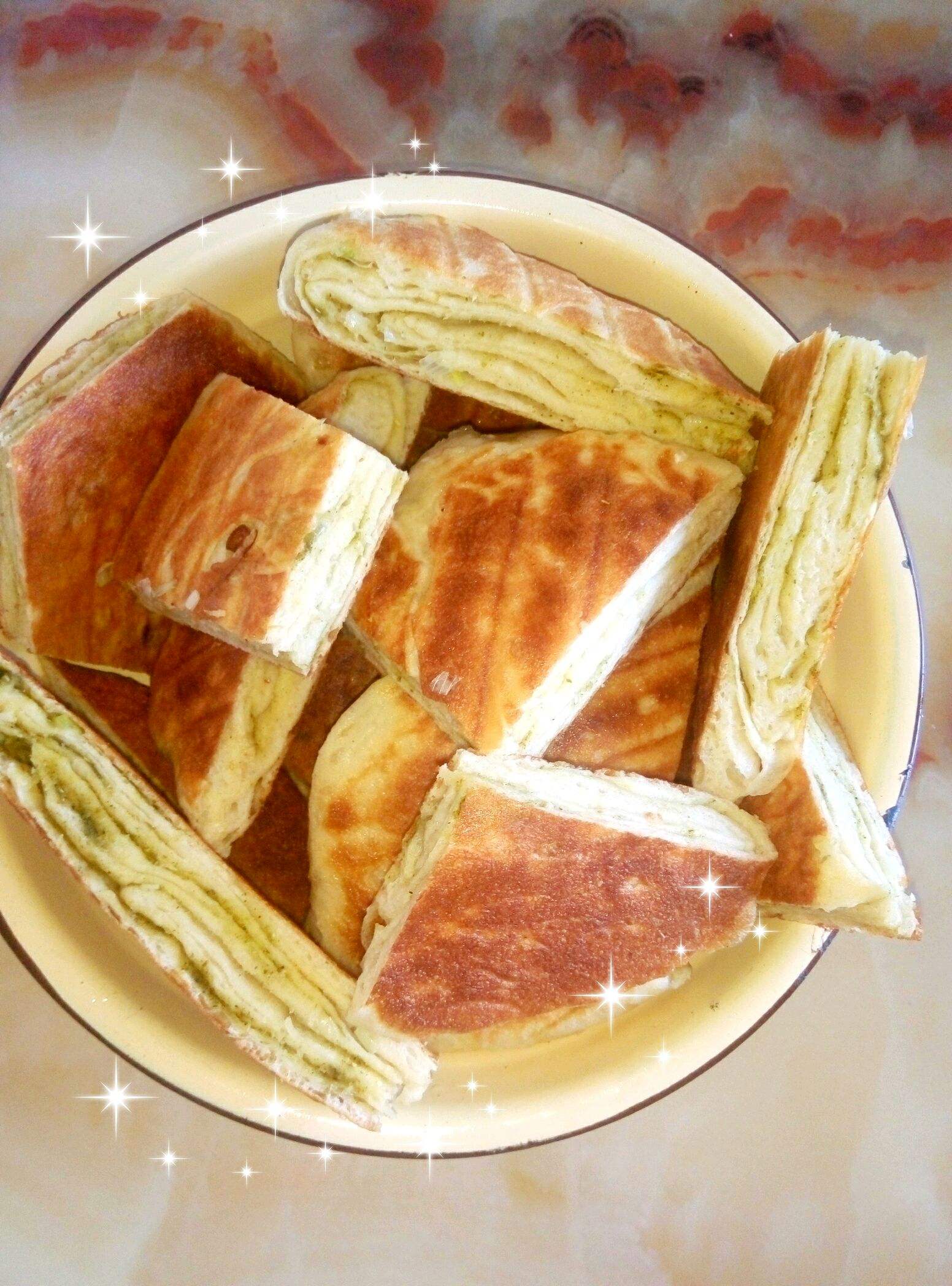 甘肃千层饼的做法视频(做正规千层饼的做法视频教程)