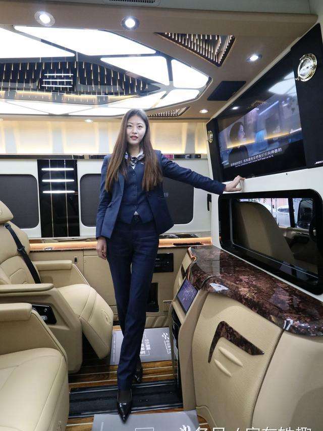 奔驰女销售视频(奔驰女销售视频大全)