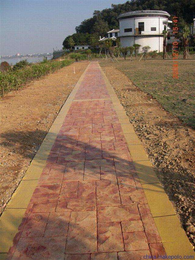 彩色混凝土地面做法视频(彩色混凝土地面做法视频教程)