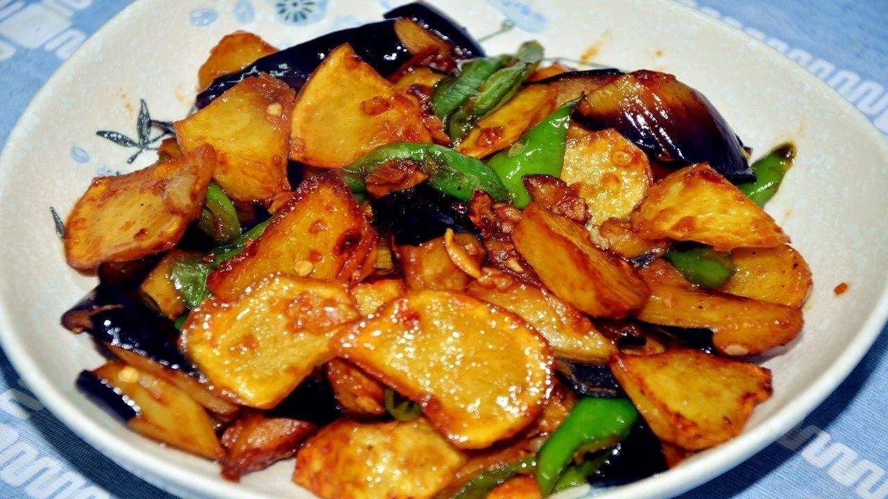 地三鲜的制作视频(地3鲜做法大全 视频)