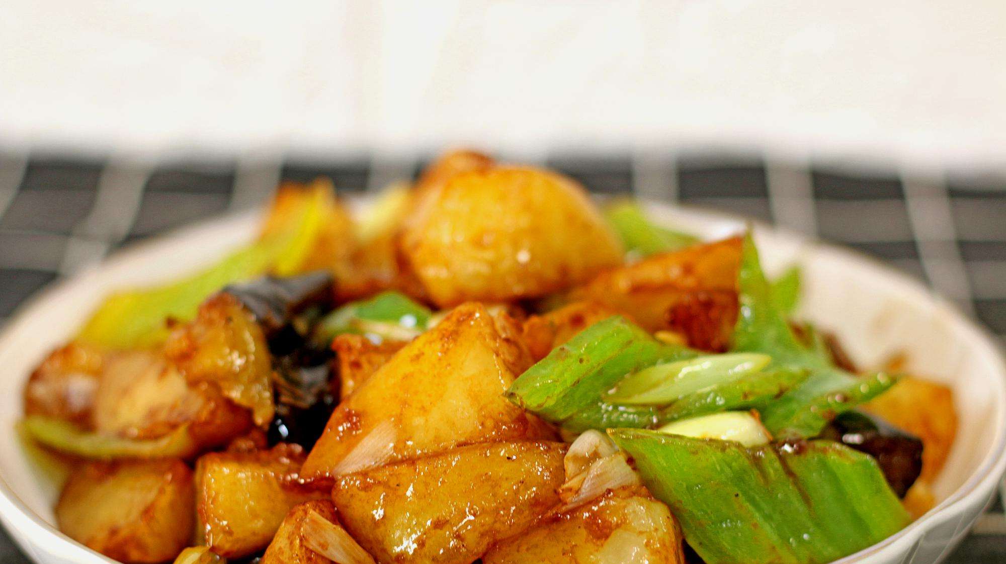 地三鲜的制作视频(地3鲜做法大全 视频)