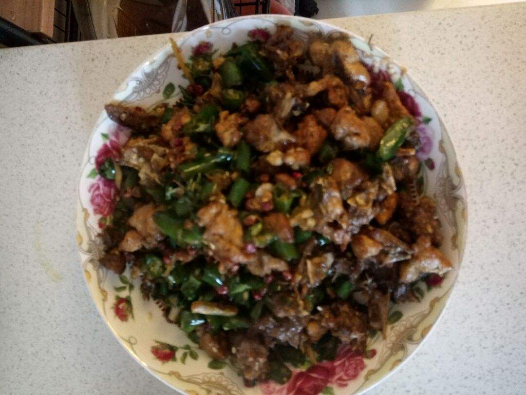 包含炒辣子鸡的制作方法视频的词条